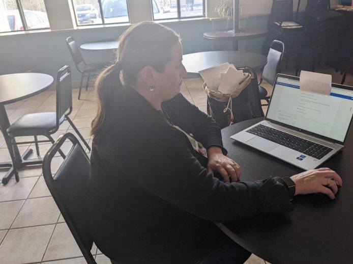 A care coordinator using CommCare for Vermont’s transitional housing program